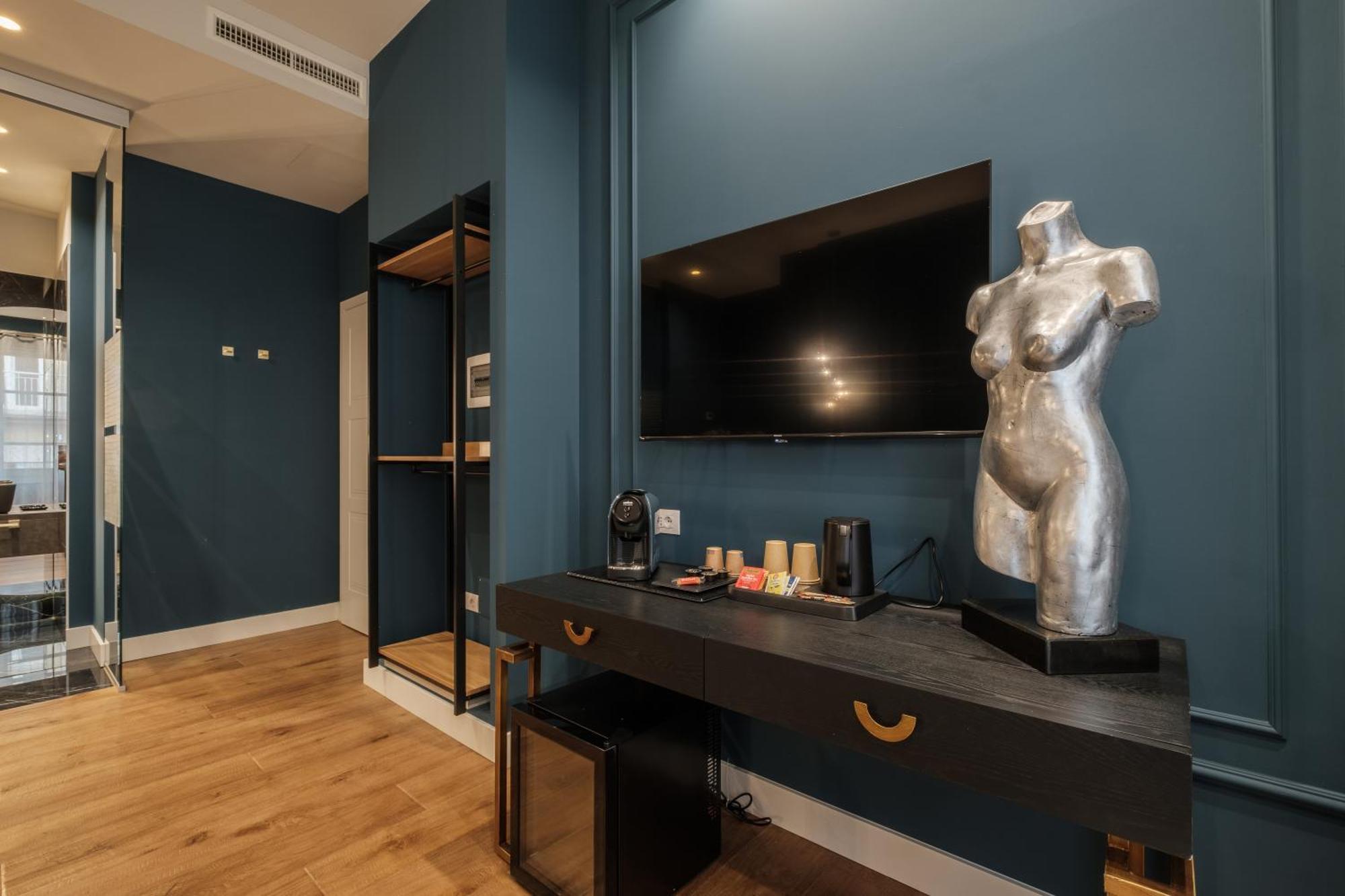 Luxury In The Heart Of *